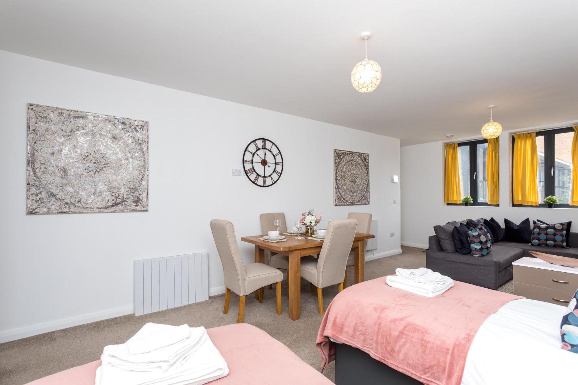 Flat 7- Spacious Studio Flat In The Heart Of Crawley Εξωτερικό φωτογραφία