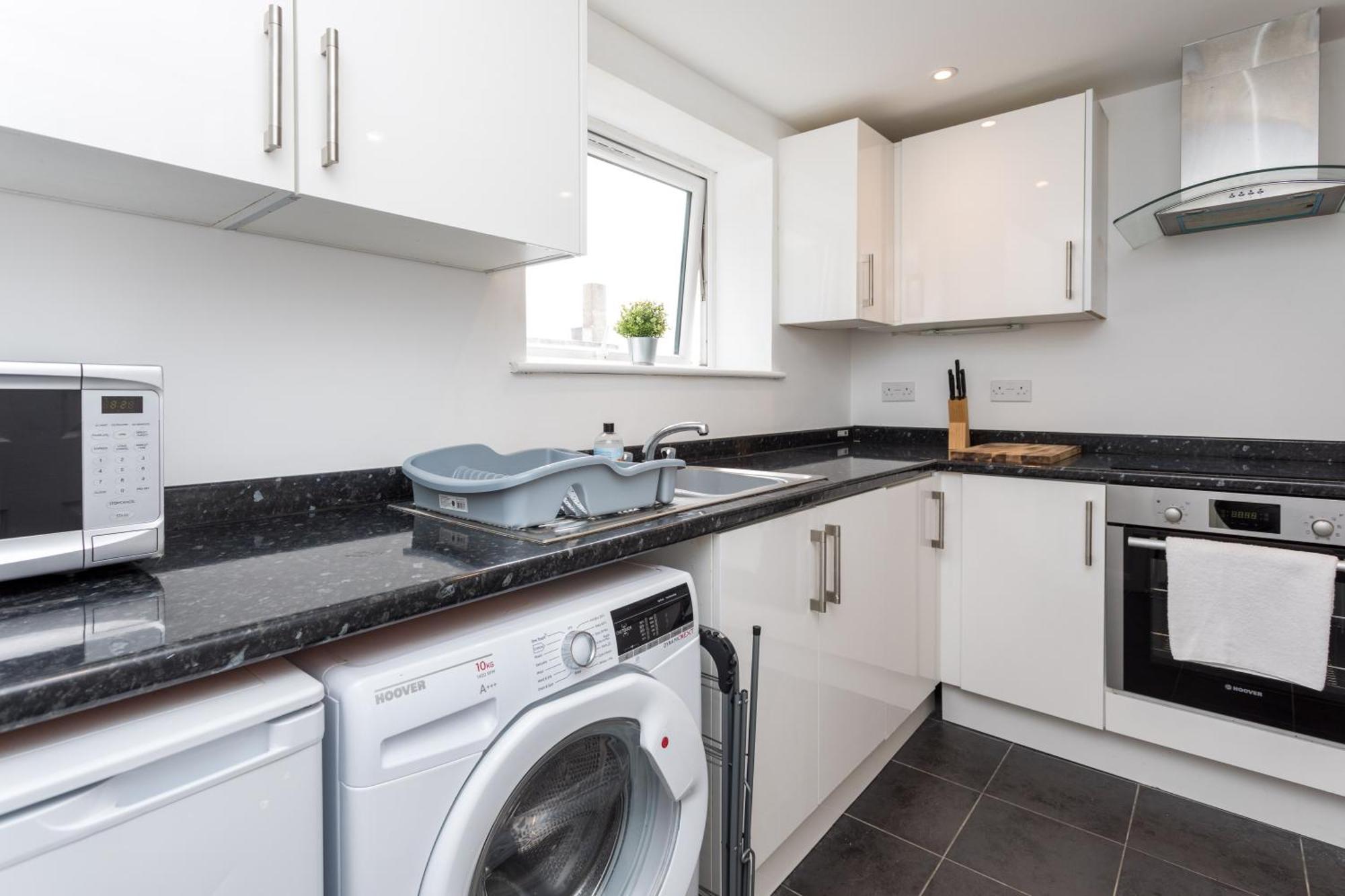Flat 7- Spacious Studio Flat In The Heart Of Crawley Εξωτερικό φωτογραφία
