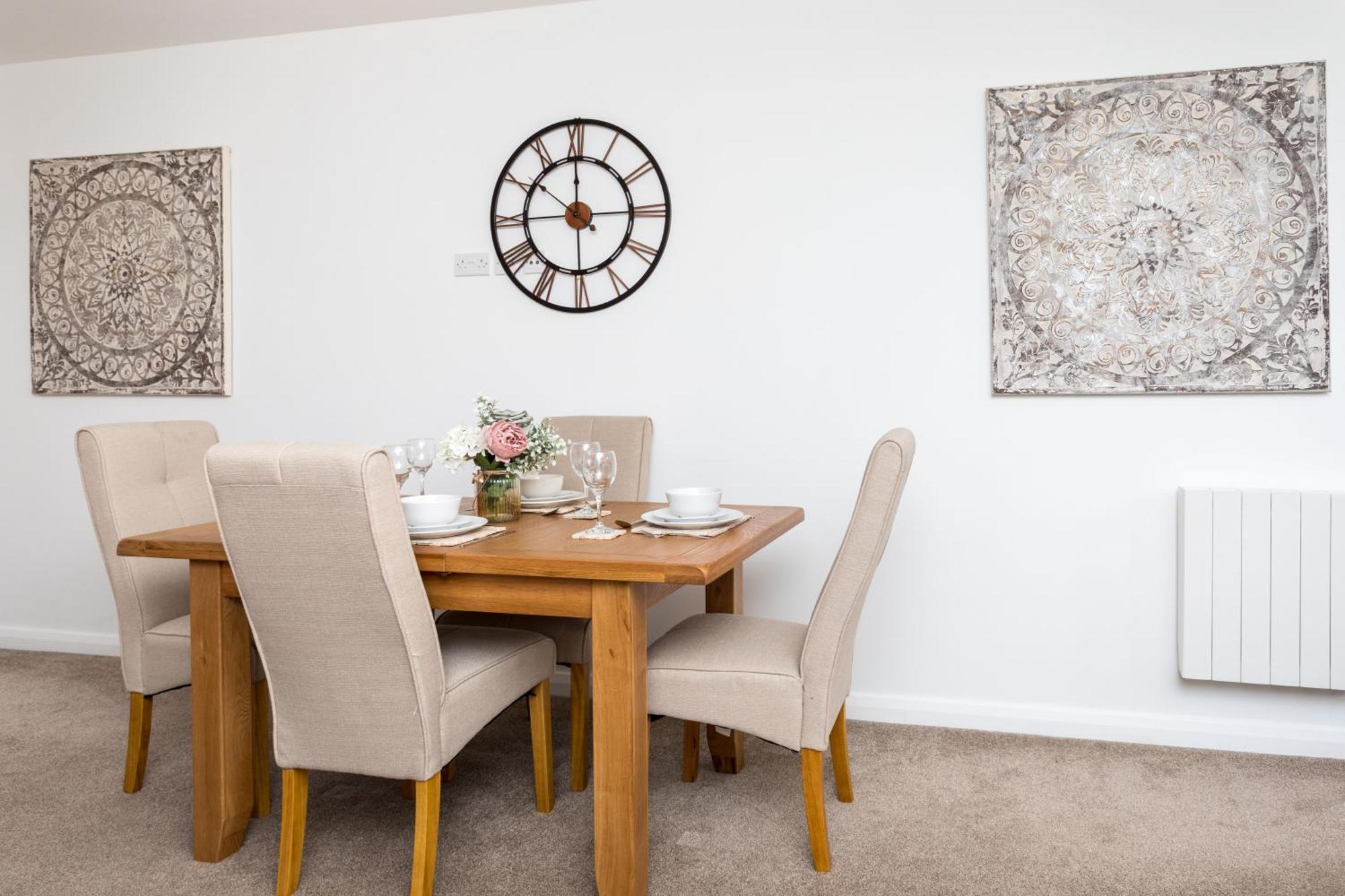 Flat 7- Spacious Studio Flat In The Heart Of Crawley Εξωτερικό φωτογραφία